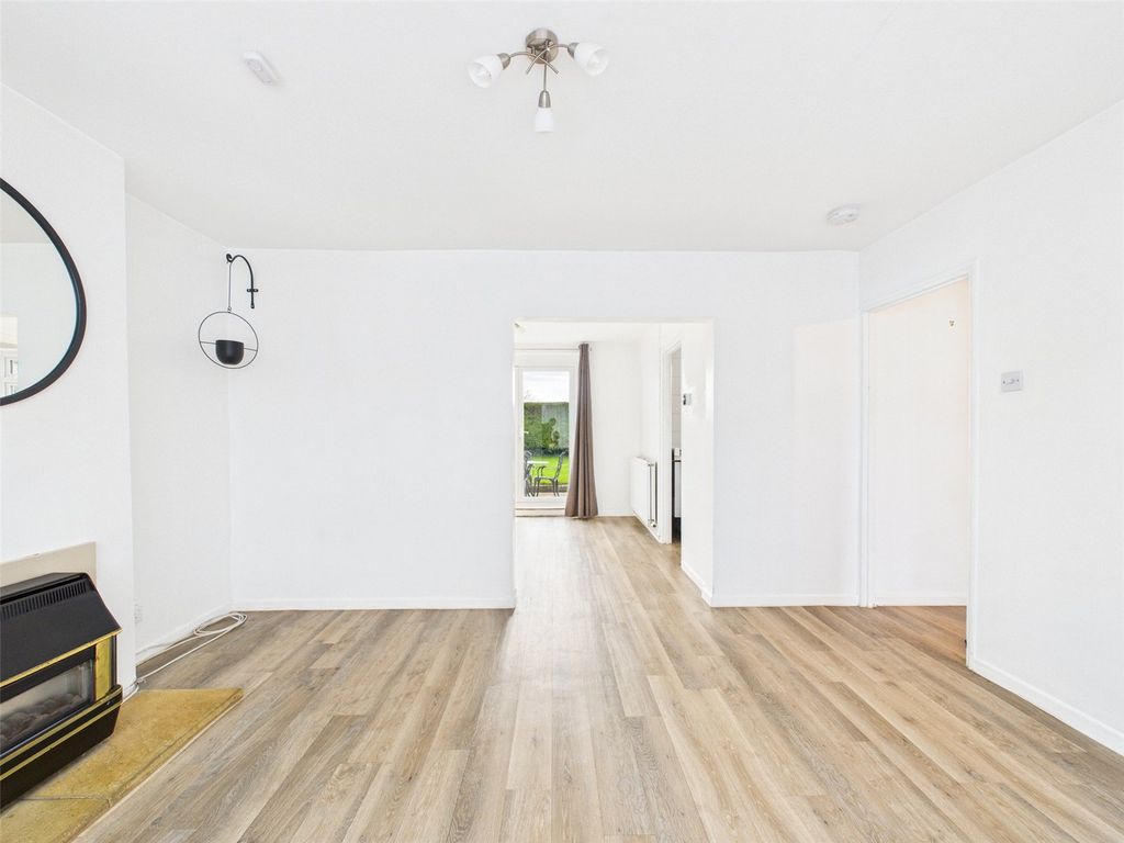 Property photo 3 of 18 Picture No. 04