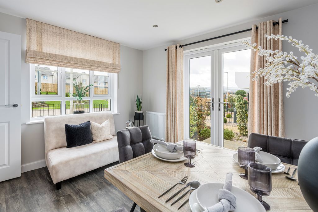 Property photo 2 of 10 Dining Room In 4 Bedroom Home