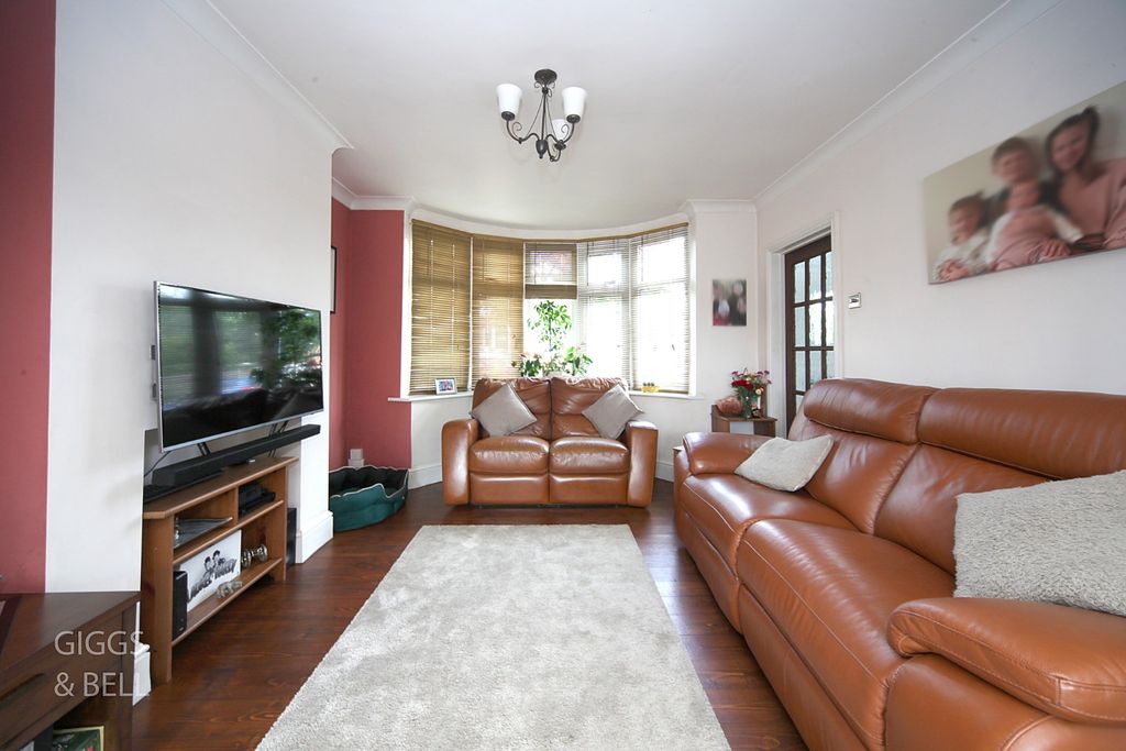 Property photo 2 of 28 5257341