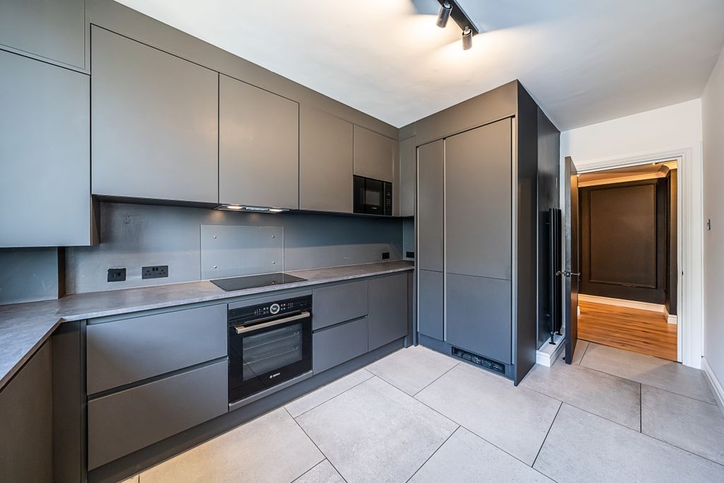 Property photo 2 of 27 Flat-50-Waterside...