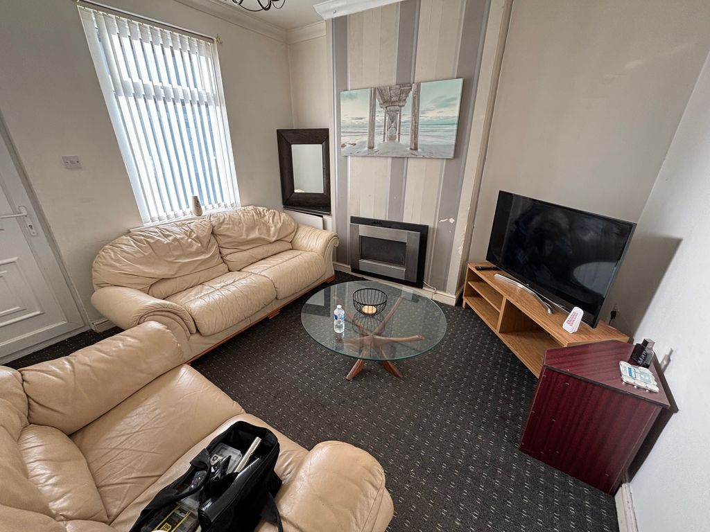 Property photo 3 of 9 Lounge Area