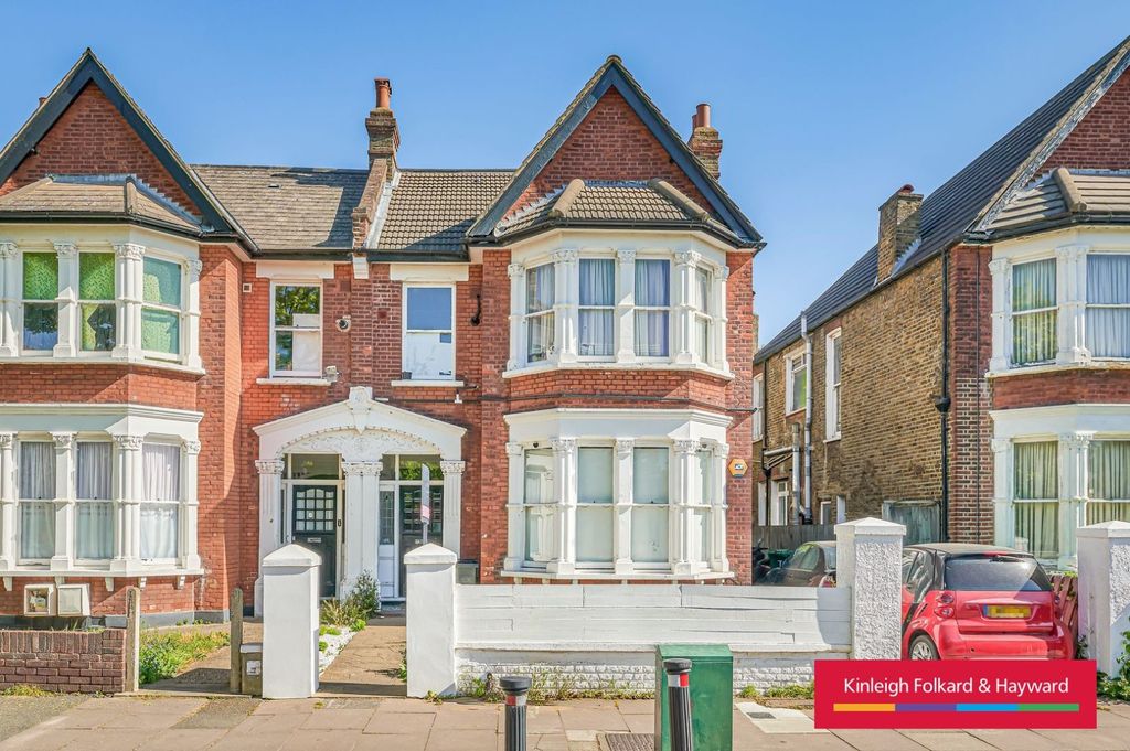 Property photo 3 of 11 Picture No. 15