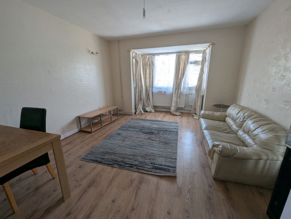 Property photo 1 of 13 4-Bed House