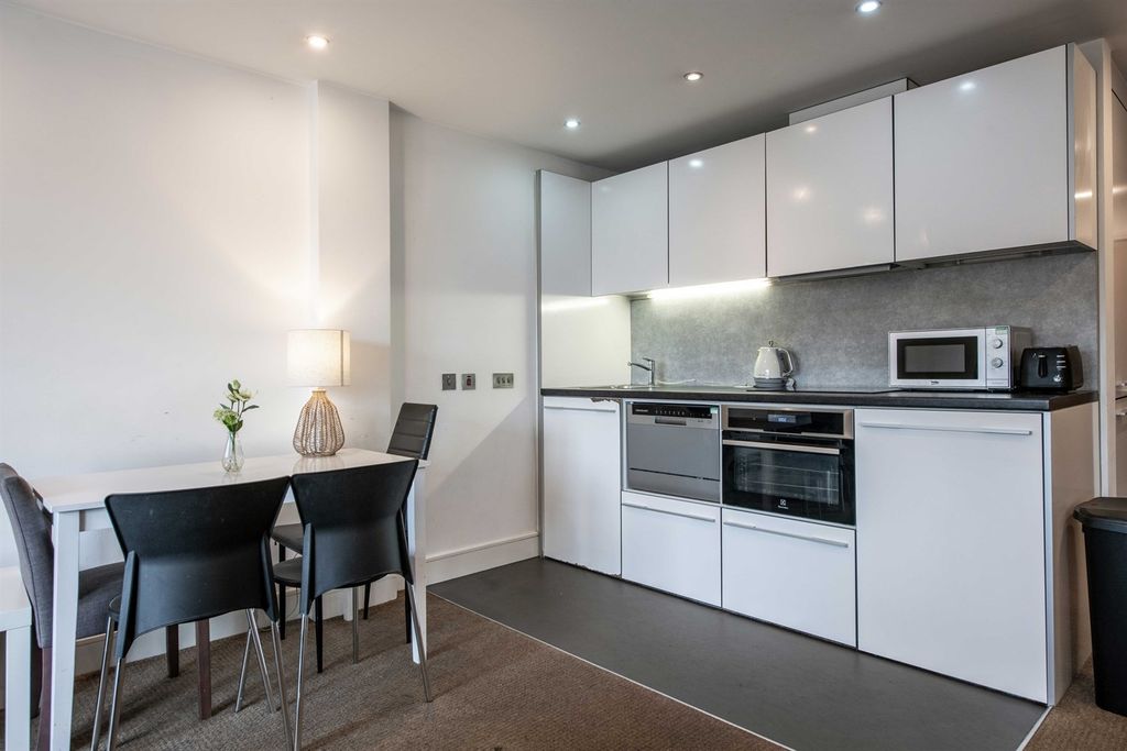 Property photo 2 of 6 (Main)