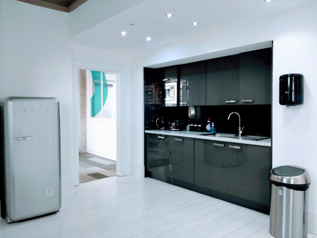 Property photo 3 of 22 Suite 24 Img2.Jpg