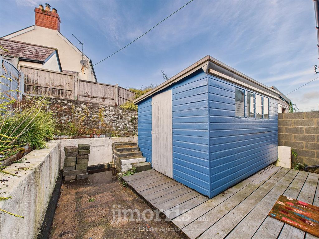 Property photo 3 of 17 Externally