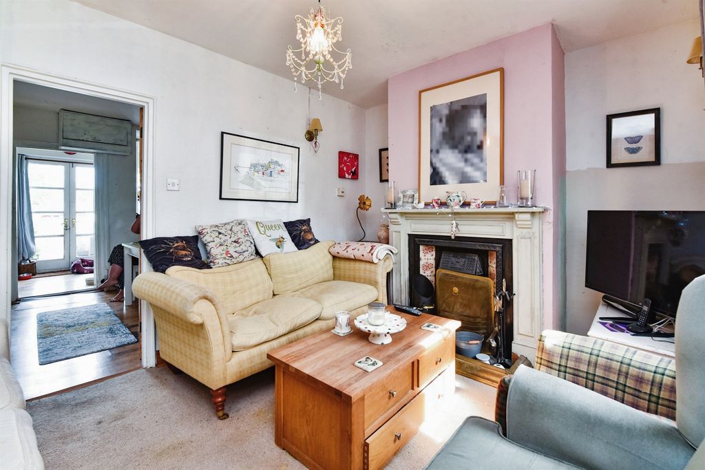 Property photo 2 of 13