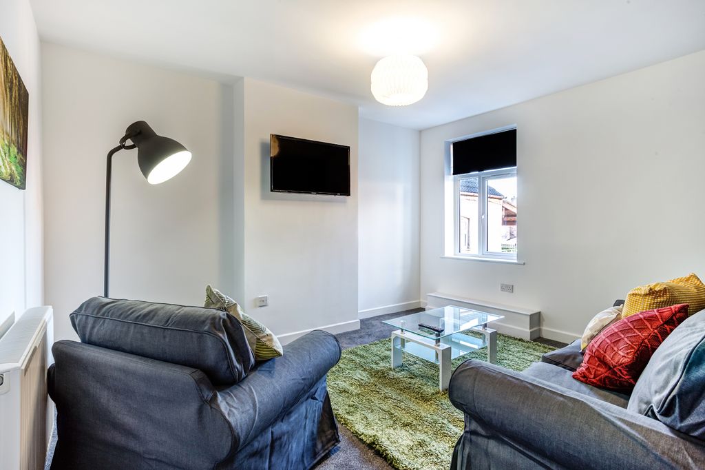 Property photo 3 of 7 Lounge