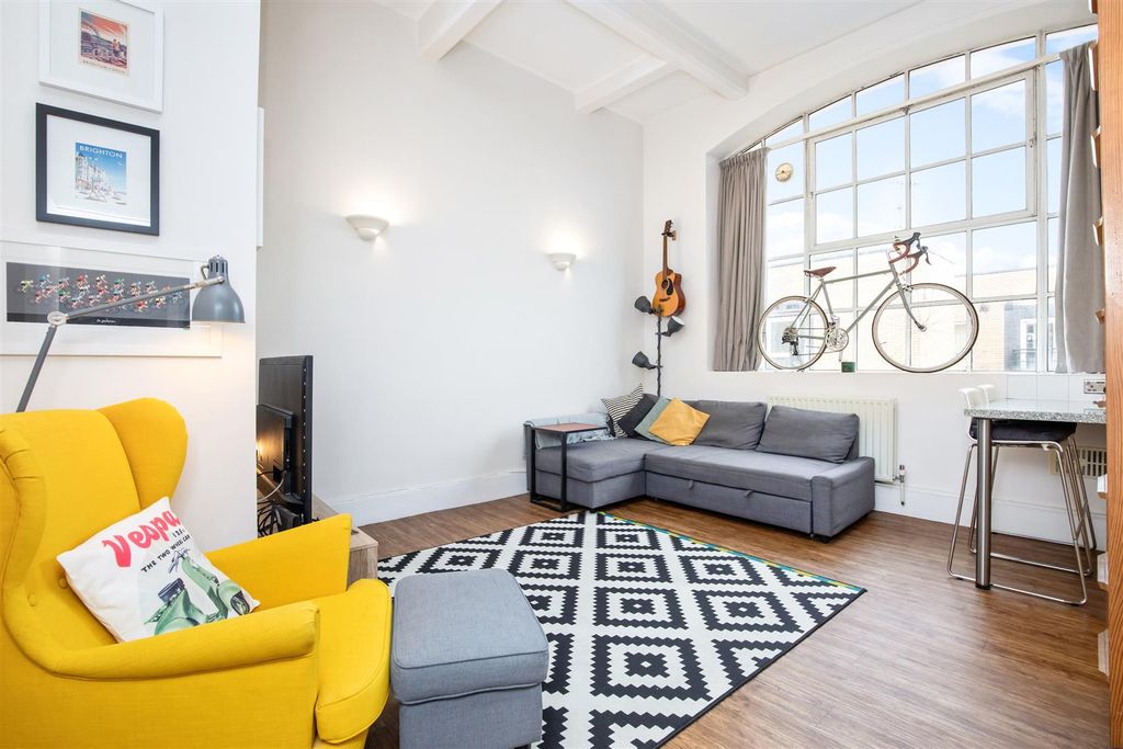 Property photo 1 of 8 The Deco Building-1.Jpg