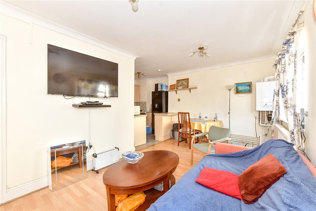 Property photo 3 of 8 Lounge/Diner
