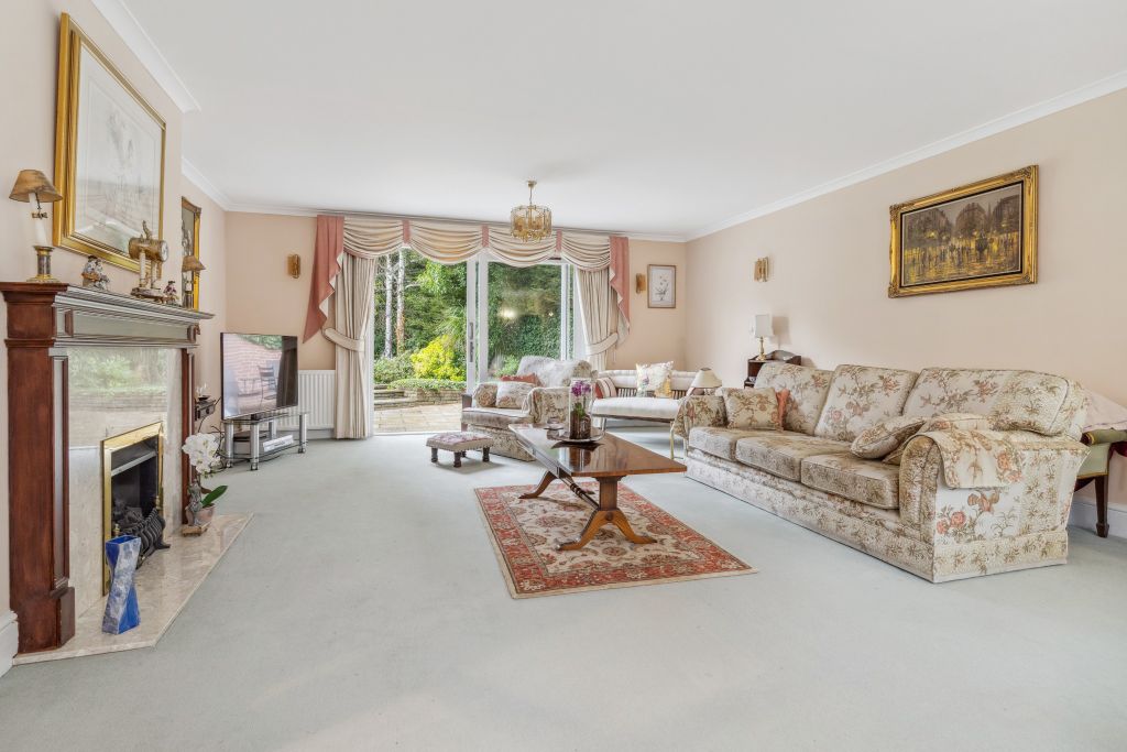Property photo 2 of 17
