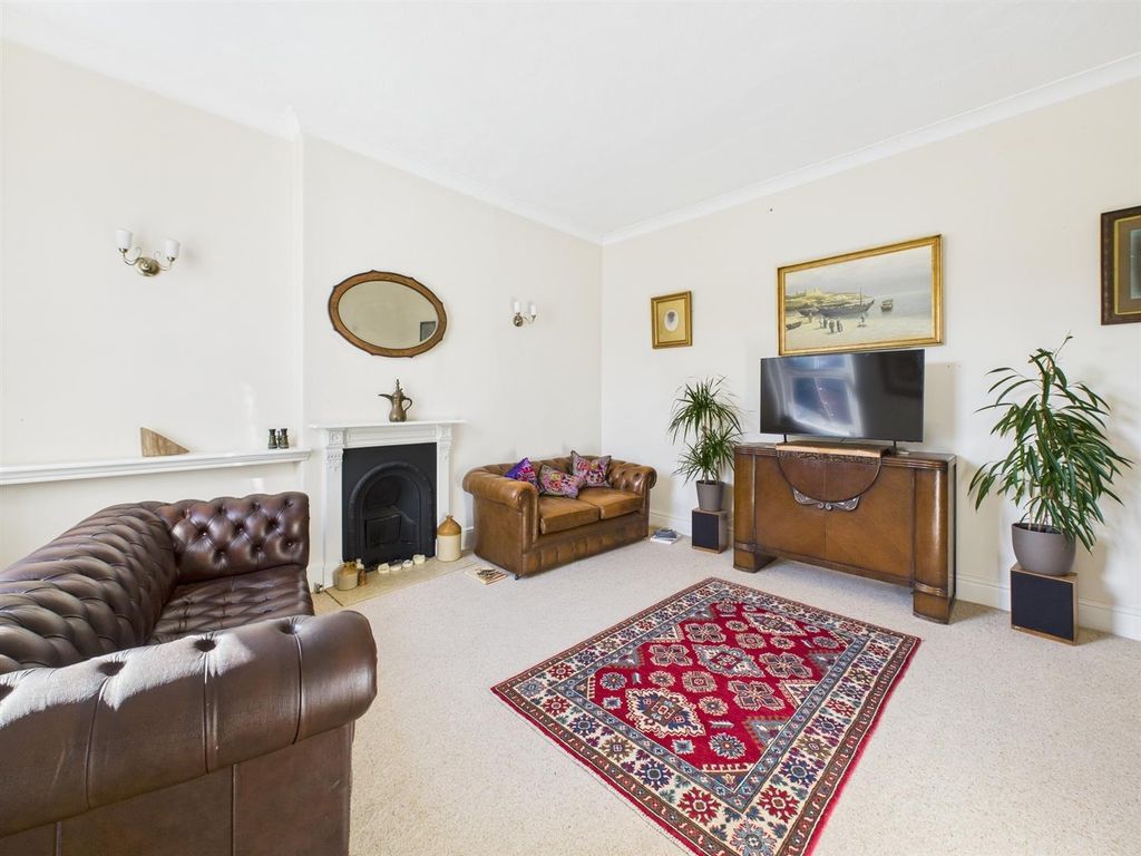 Property photo 2 of 13 Cam04116G0-Pr0141-Still007.Jpg