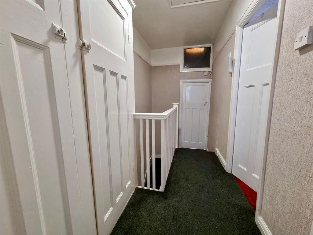 Property photo 1 of 18 D4Knihoryeyf3Zw3Hwbiyg.Jpg
