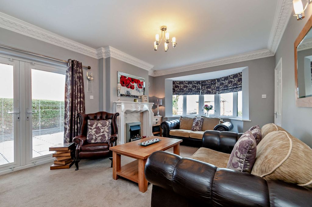 Property photo 2 of 20 Living Room