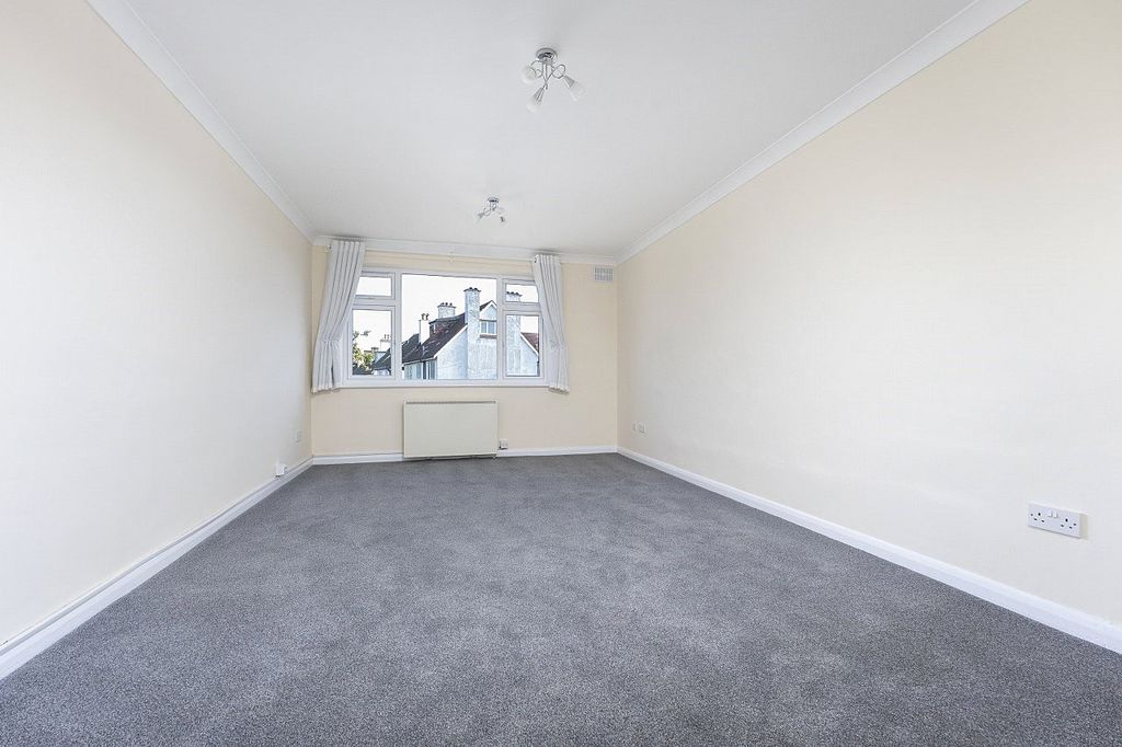 Property photo 3 of 17 Picture No. 08