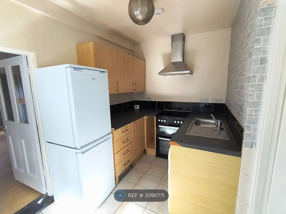 Property photo 2 of 15 Kitchen