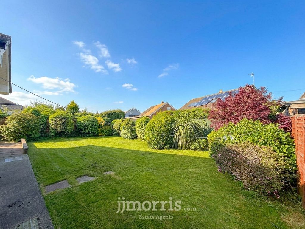 Property photo 2 of 36