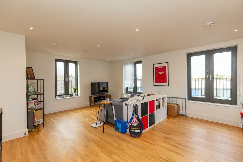 Property photo 1 of 11