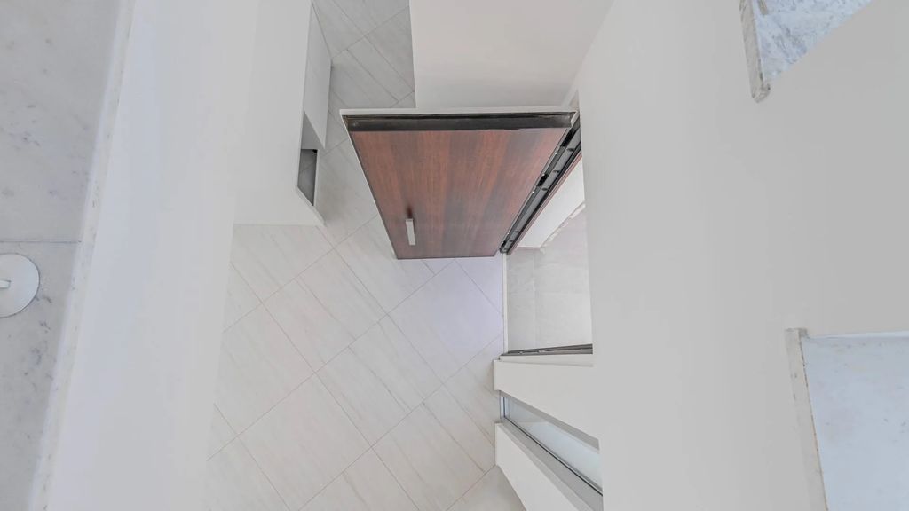 Property photo 3 of 25