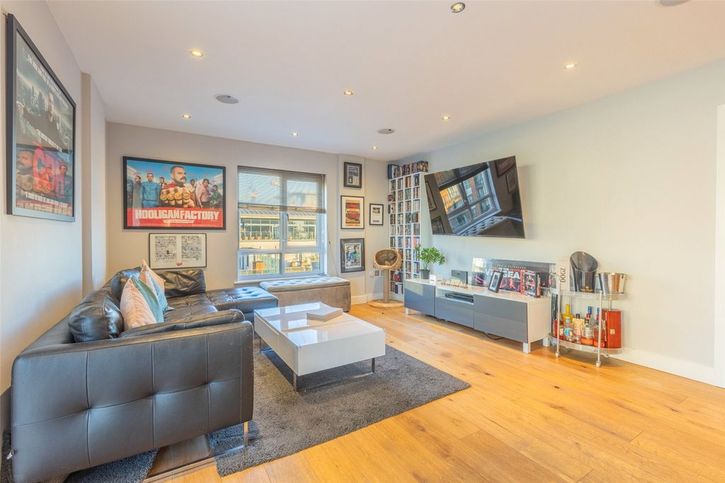 Property photo 3 of 32 Picture No. 29