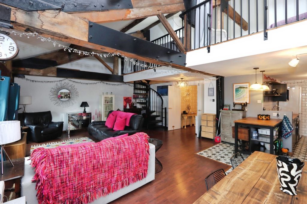 Property photo 2 of 17 Living Area