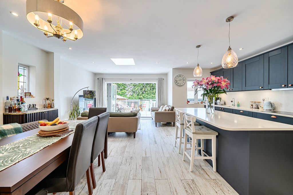 Property photo 2 of 20 1494788-9-6A5A41d...