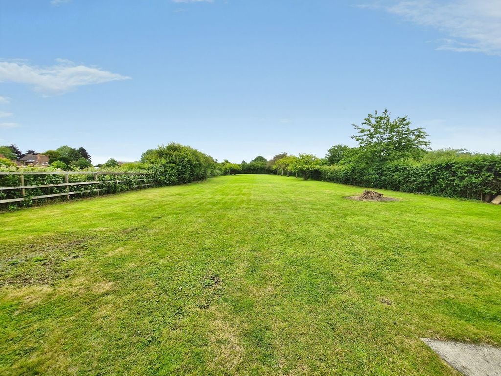 Property photo 2 of 23