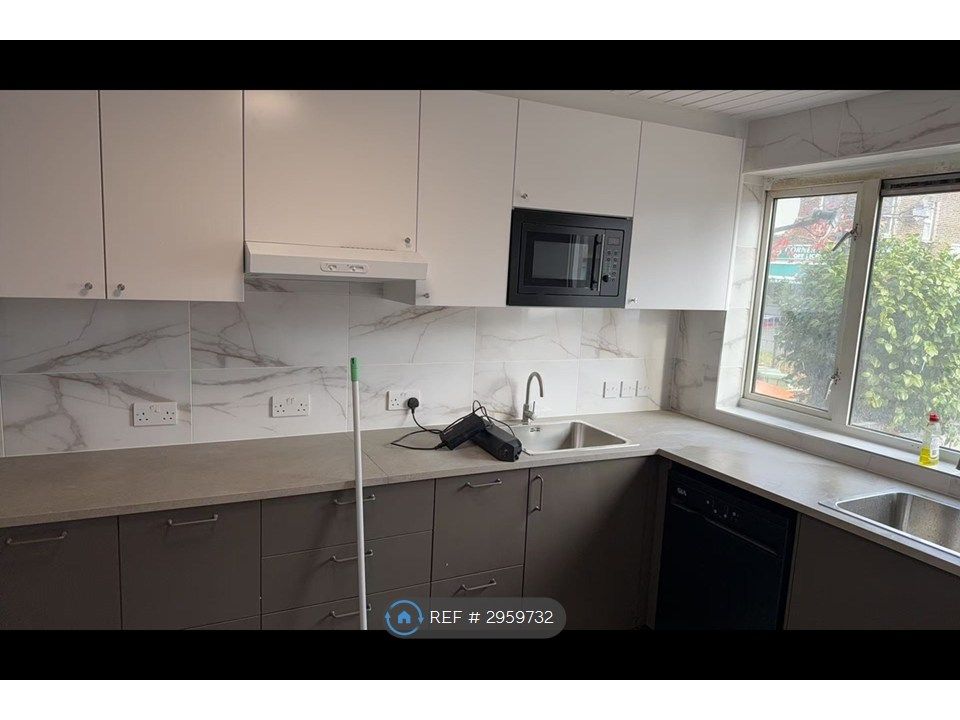 Property photo 3 of 31