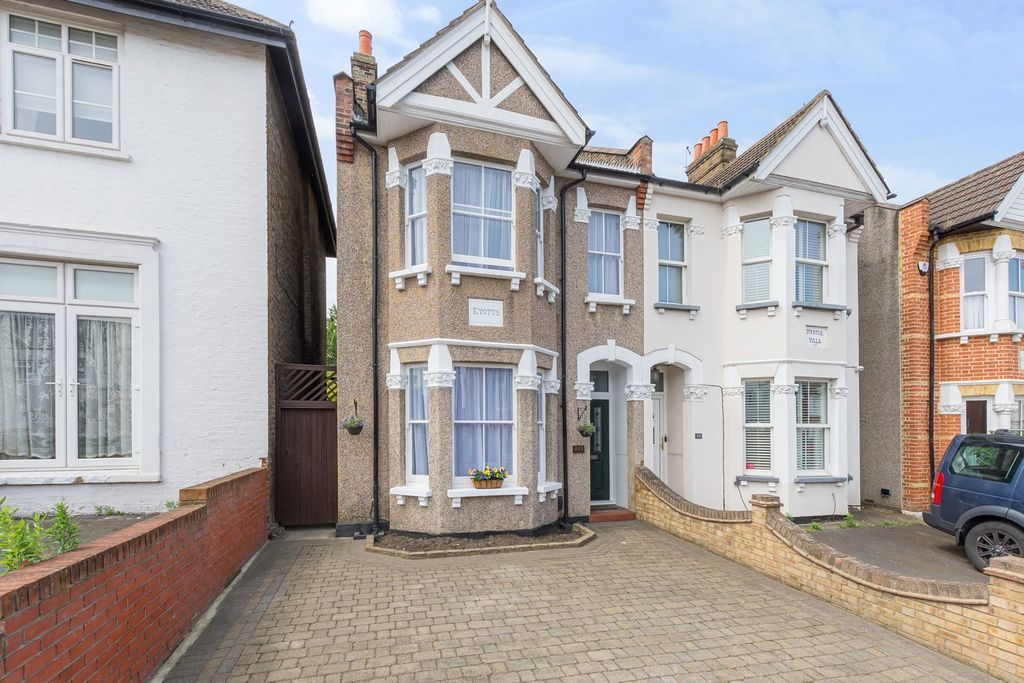 Property photo 1 of 23