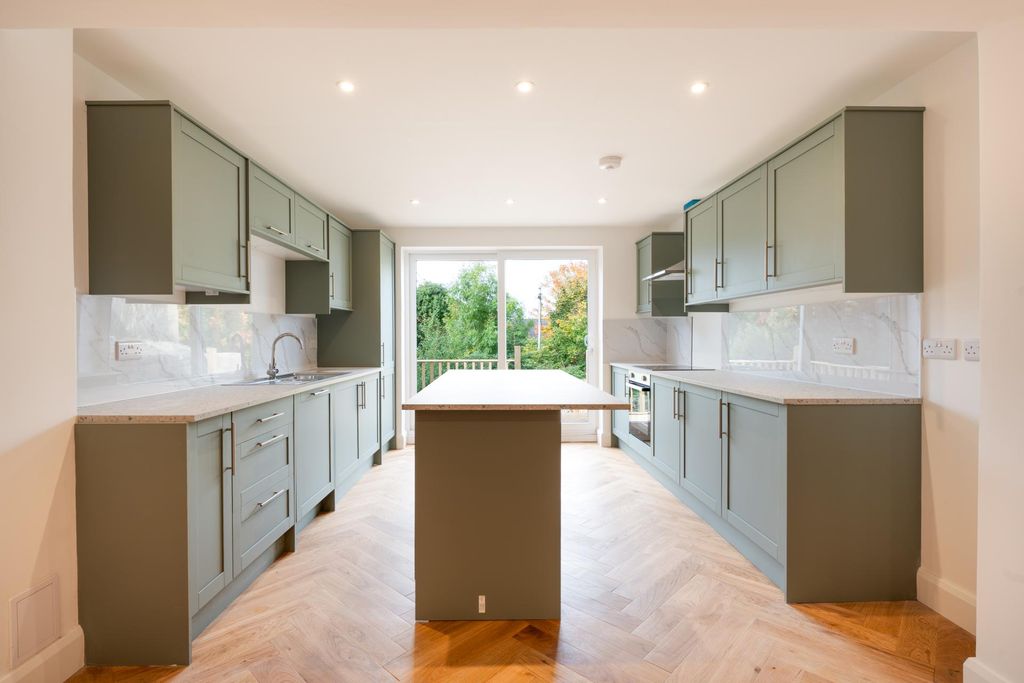 Property photo 1 of 23 Property Photo