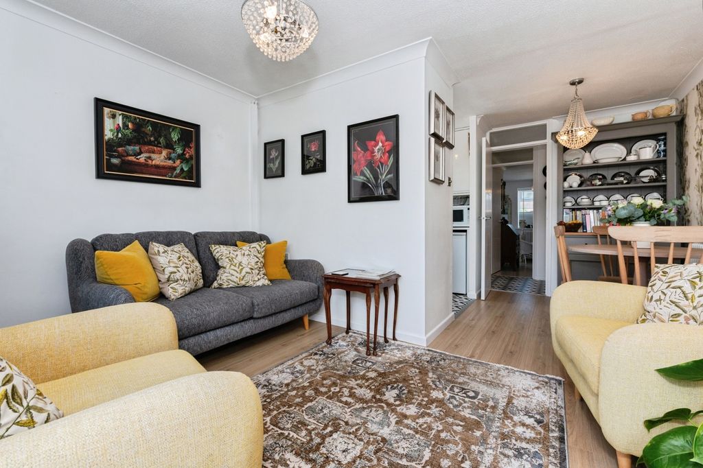 Property photo 2 of 15 Pbox-Img.Jpg