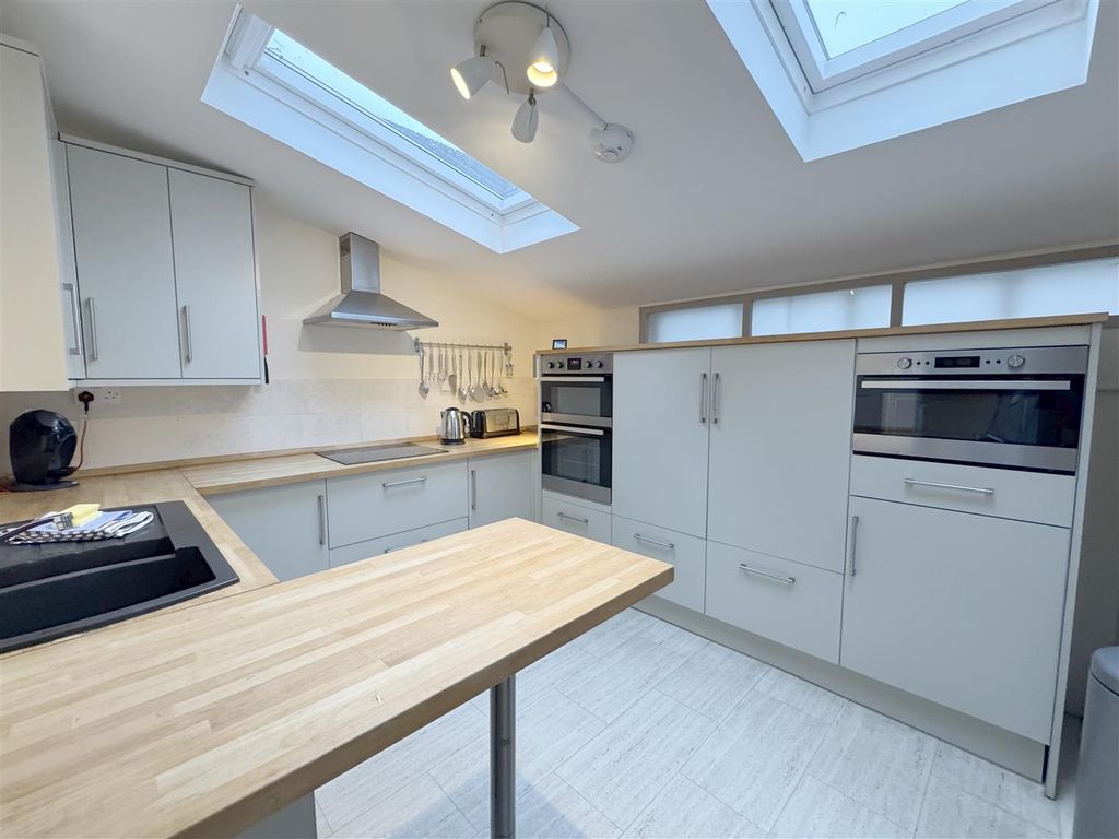Additional image 5 of 4 bed property for salePerranporth TR6