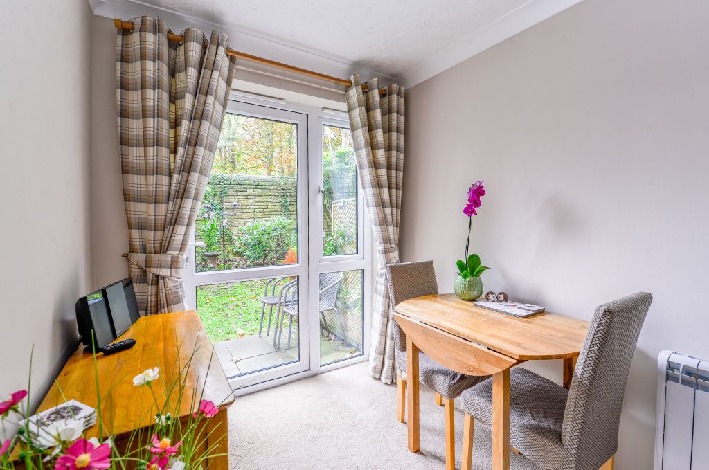 Property photo 2 of 22 Dining Area