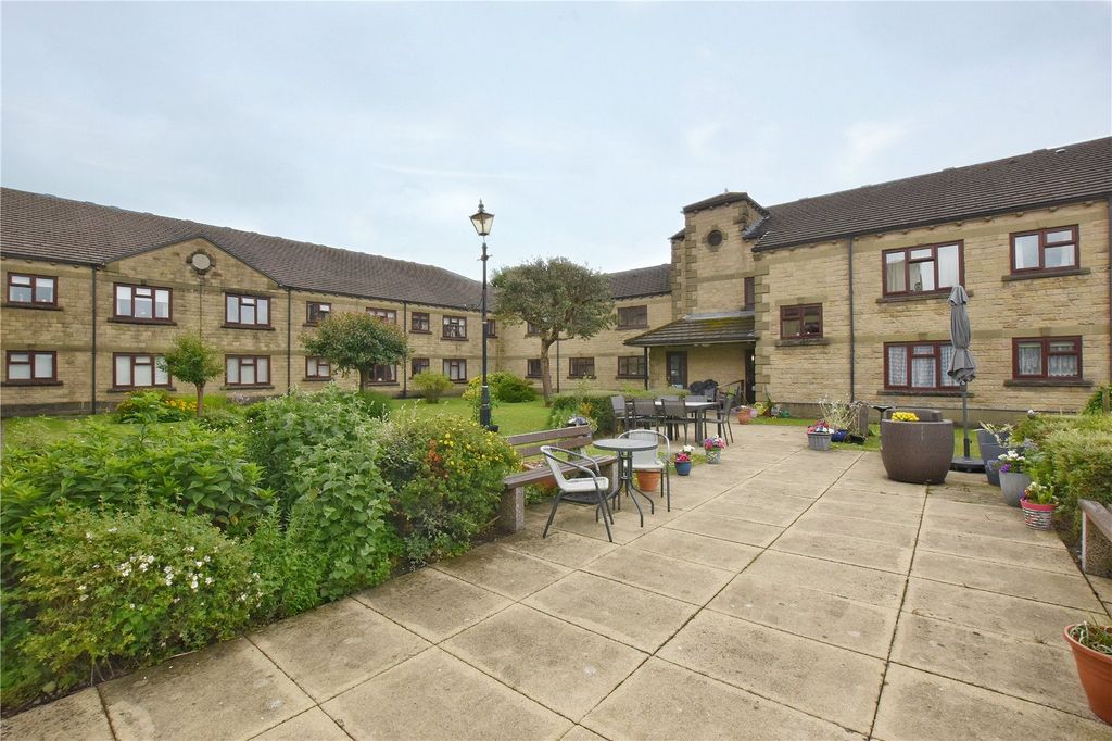 Property photo 3 of 19 Rear Garden