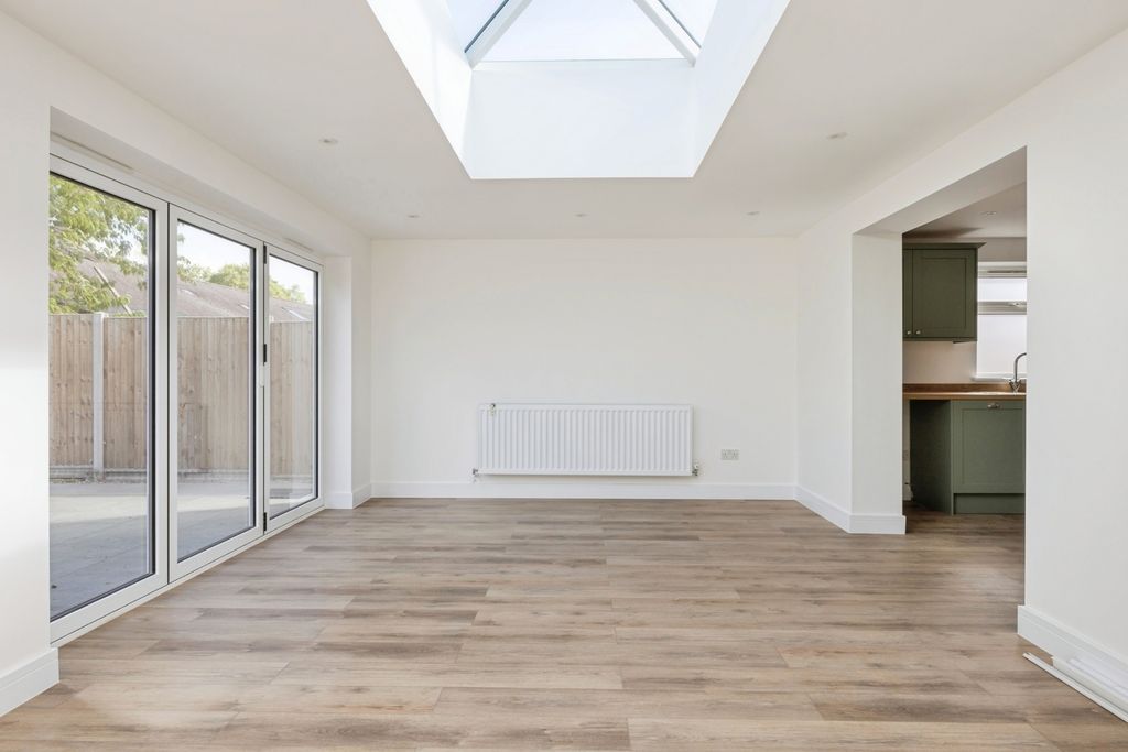 Property photo 3 of 27 Pbox-Img.Jpg