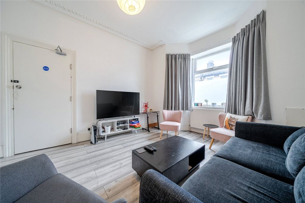 Property photo 2 of 13 Picture No. 05