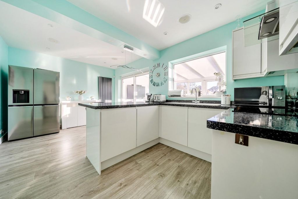 Property photo 3 of 23 1383886-5-691F004Adc73E - Copy.Jpg