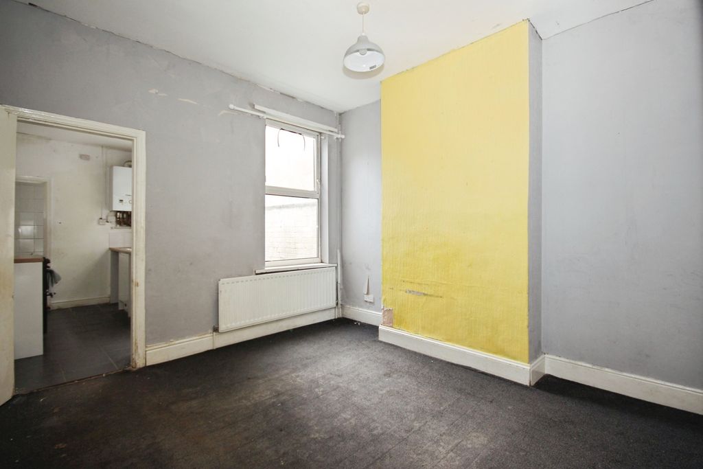 Property photo 2 of 12 Pbox-Img.Jpg