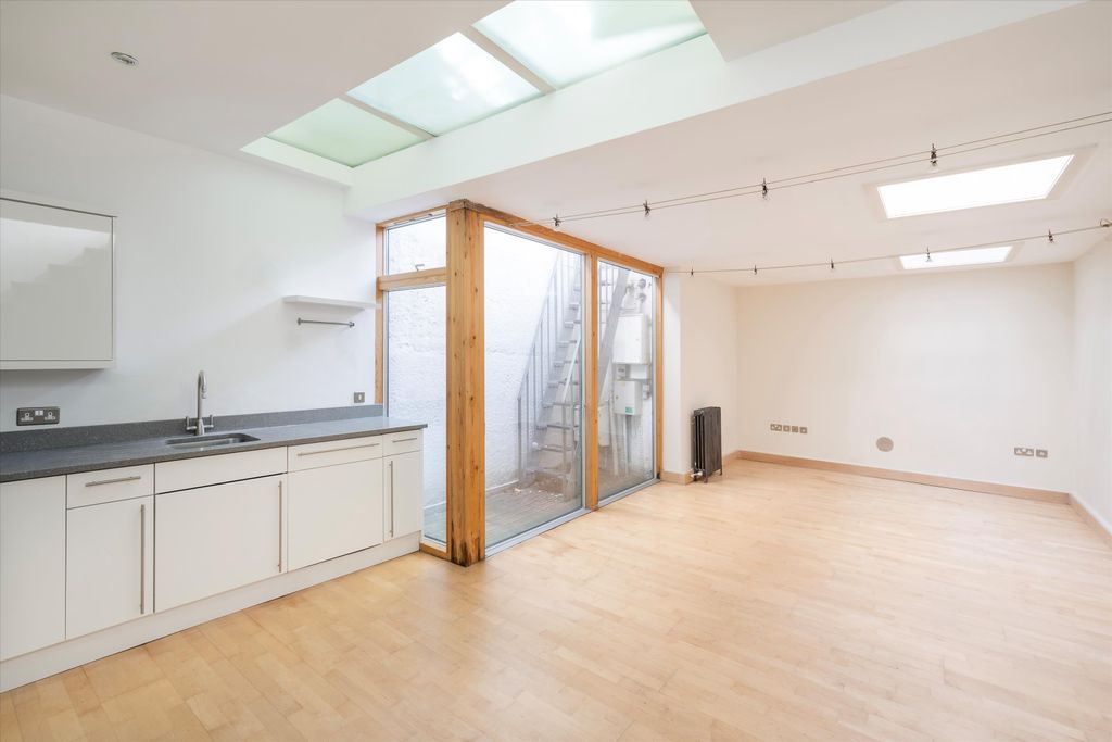 Property photo 3 of 13 Image