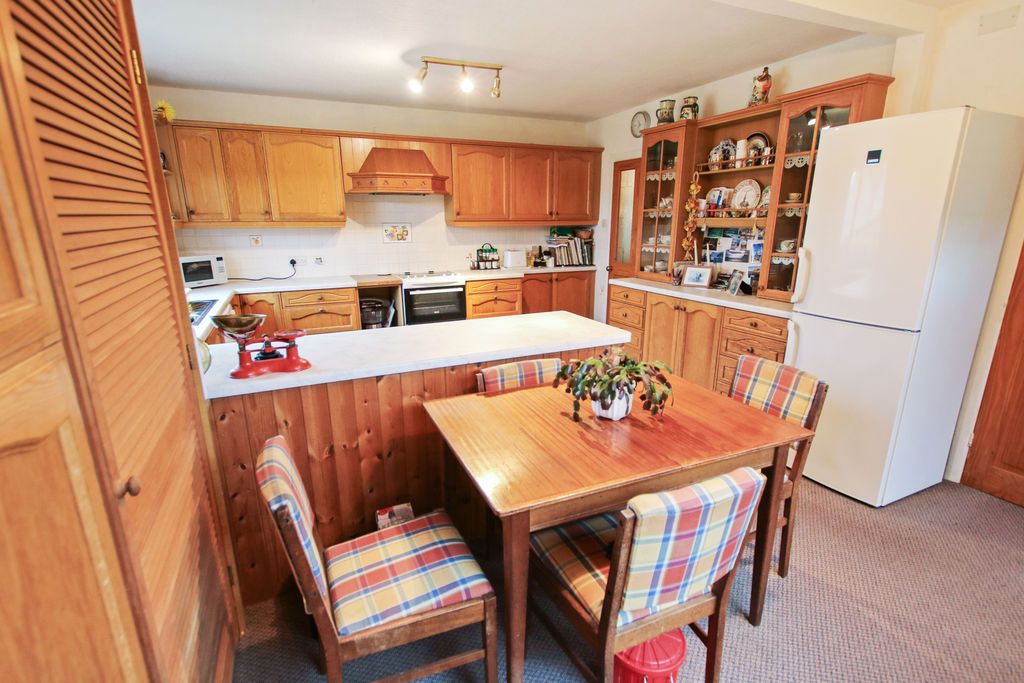 Property photo 3 of 30 Photo 47