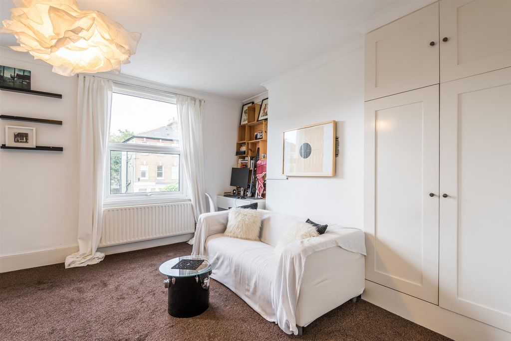 Property photo 3 of 6 Sf7P0A-8Vhkyn2I3Azaiikvice4