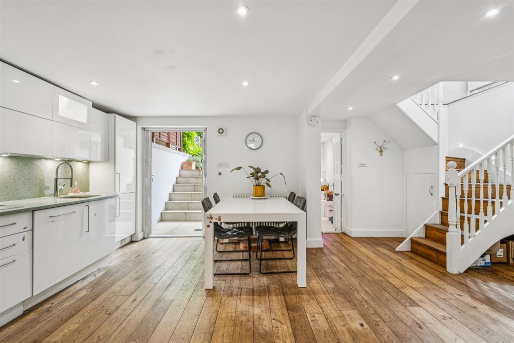 Property photo 3 of 14 6.Jpg