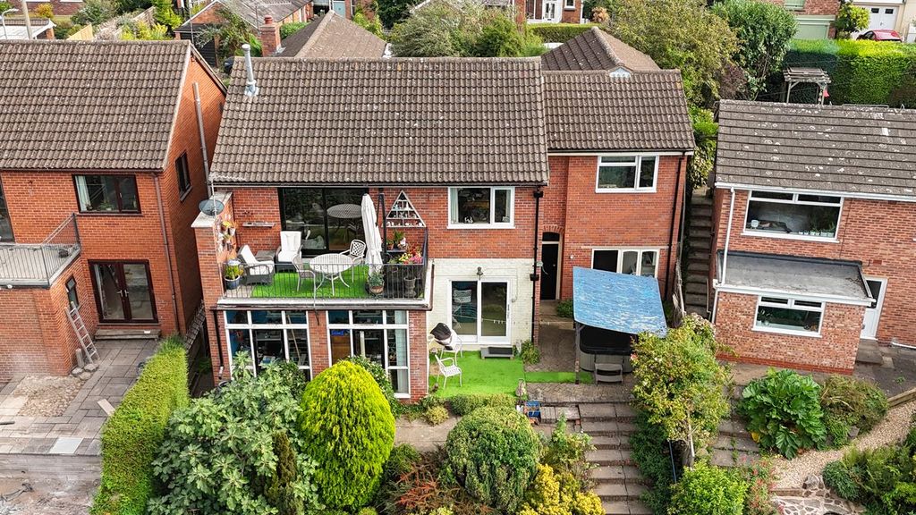 Property photo 1 of 18 Photo 10