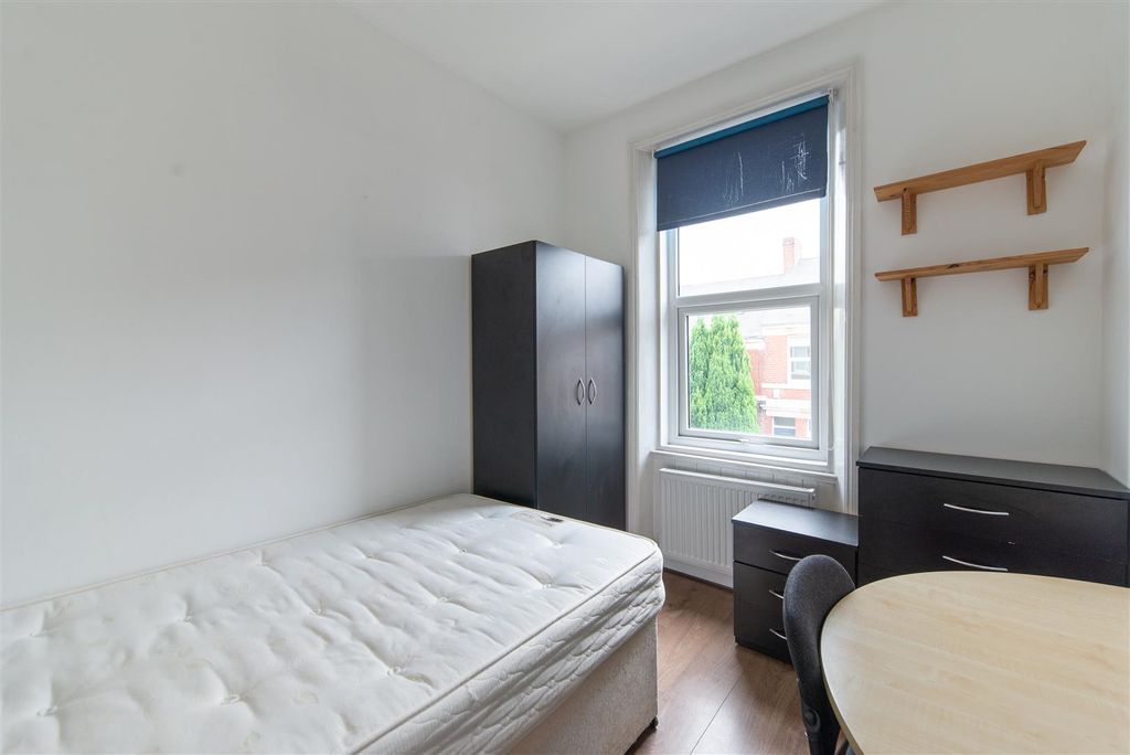 Additional image 9 of 6 bed flat for saleAmble Grove, Sandyford, Newcastle Upon Tyne NE2