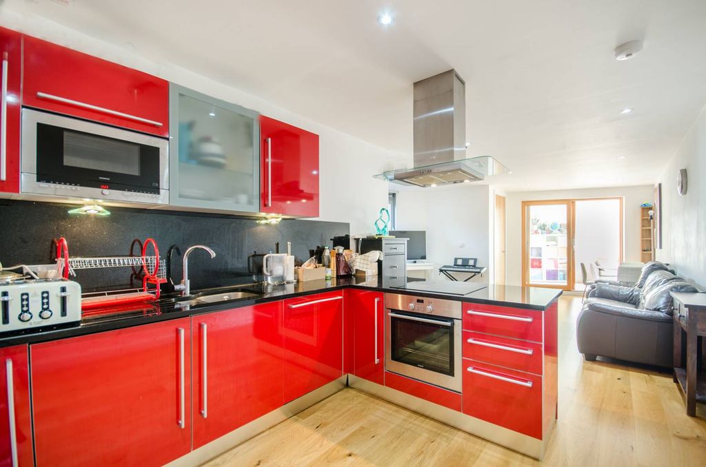 Property photo 2 of 7