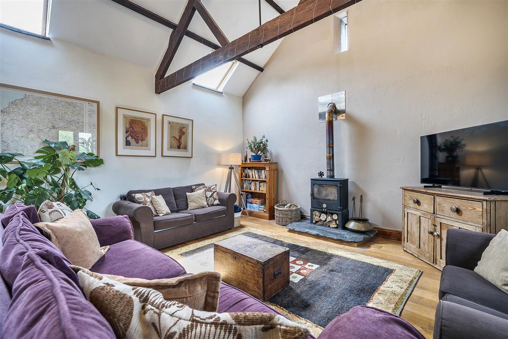 Property photo 2 of 41