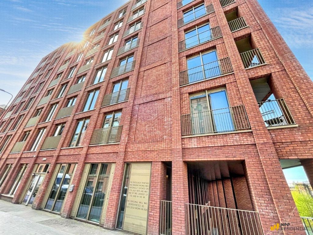 Property photo 2 of 39