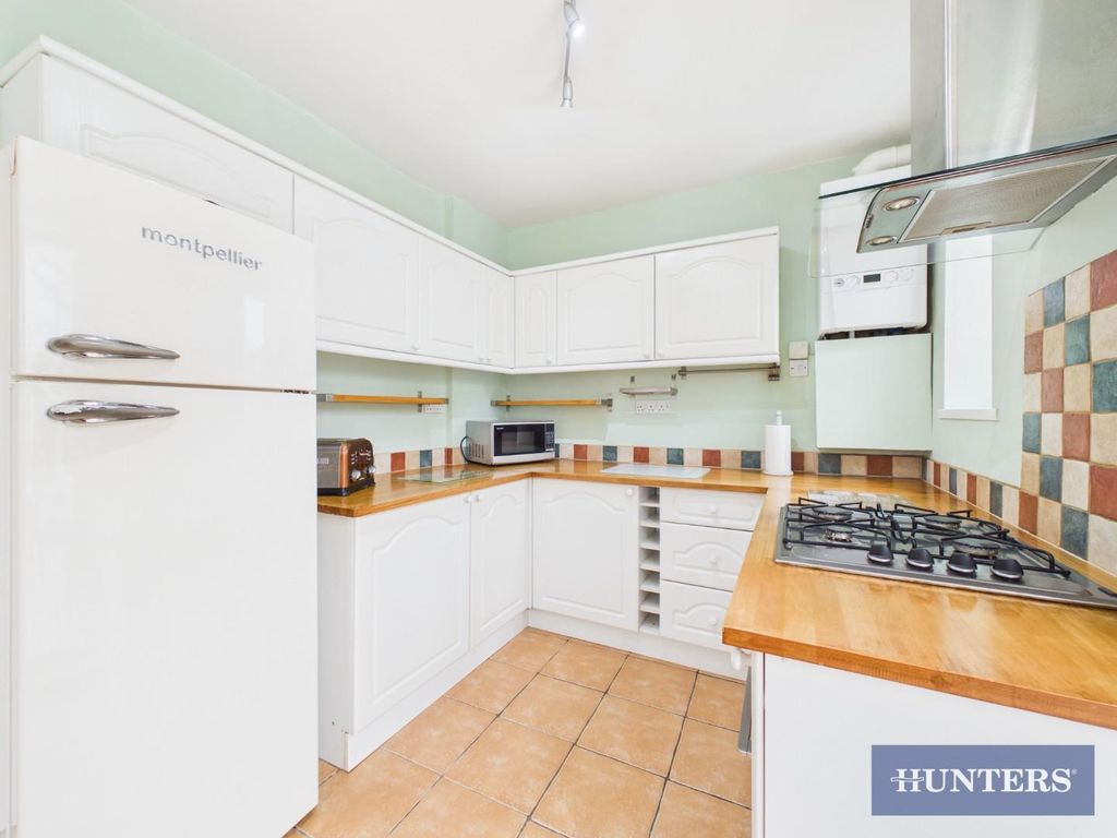 Property photo 3 of 16 Kitchen