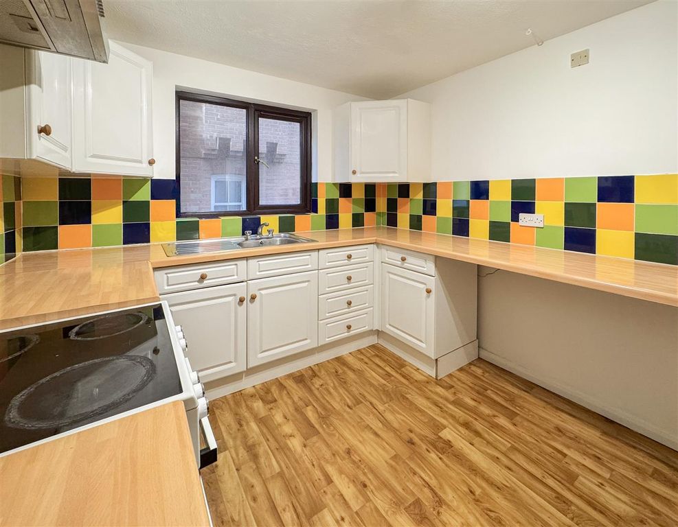 Property photo 3 of 12