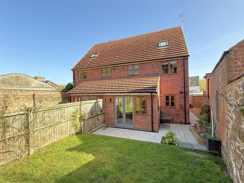 Property photo 2 of 25 Garden A.Jpg